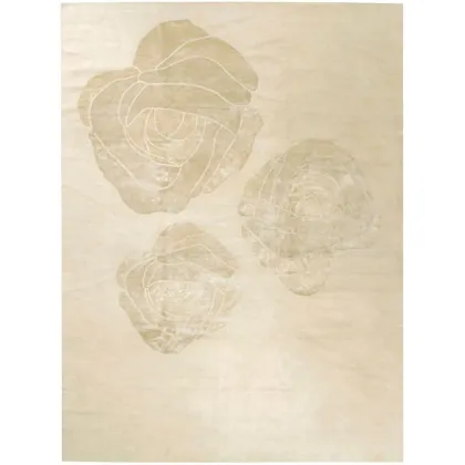 Picture Carpet with roses in shades of ivory
