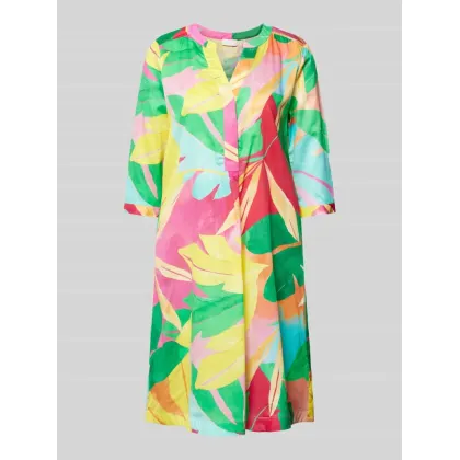 Zdjęcie Sukienka o długości do kolan ze wzorem na całej powierzchni