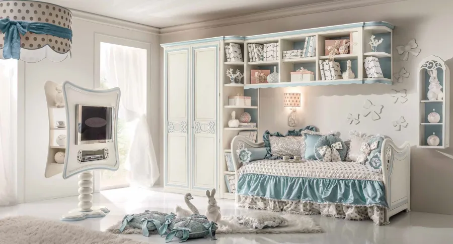 picture 1 Set of Italian furniture for girls
