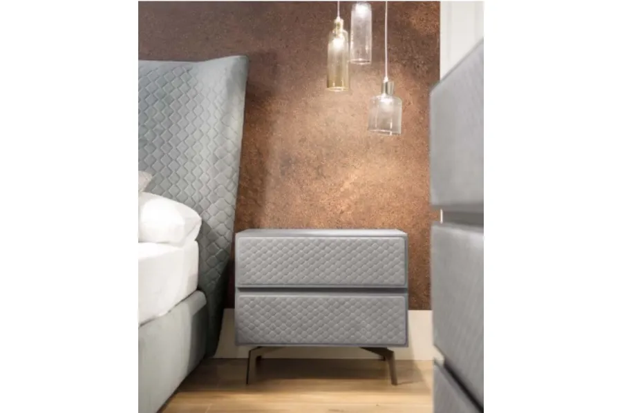 obrazek 1 Stolik nocny fornirowany z pikowanymi frontami - Casa + 39