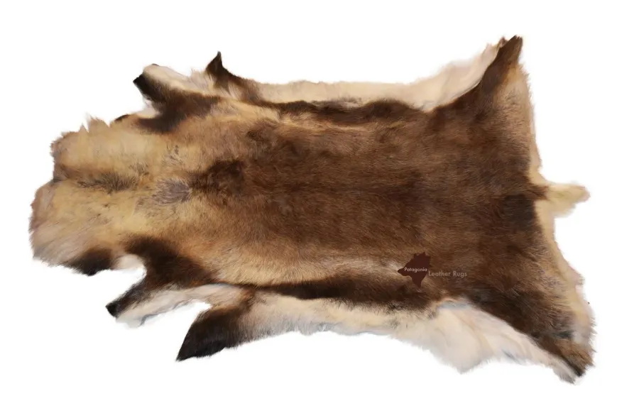 obrazek 2 Dekoracyjny dywan ze skóry renifera - 140x100 cm