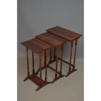 Zdjęcie Prosty i elegancki późnowiktoriański komplet stołów z drzewa różanego - antyk