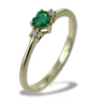 Picture Emerald ring in yellow gold with diamonds