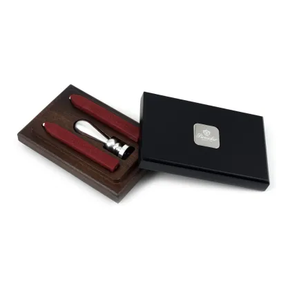 Zdjęcie Spersonalizowana pieczęć z 2 laskami laku w spersonalizowanej drewnianej obudowie