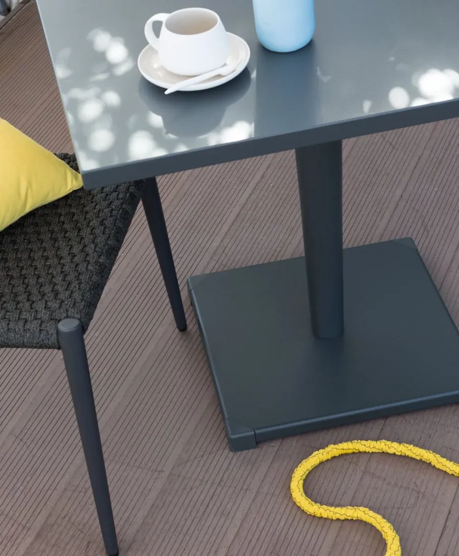 obrazek 2 Stylowy kwadratowy stół Luce z aluminiowym blatem do ogrodu i na taras