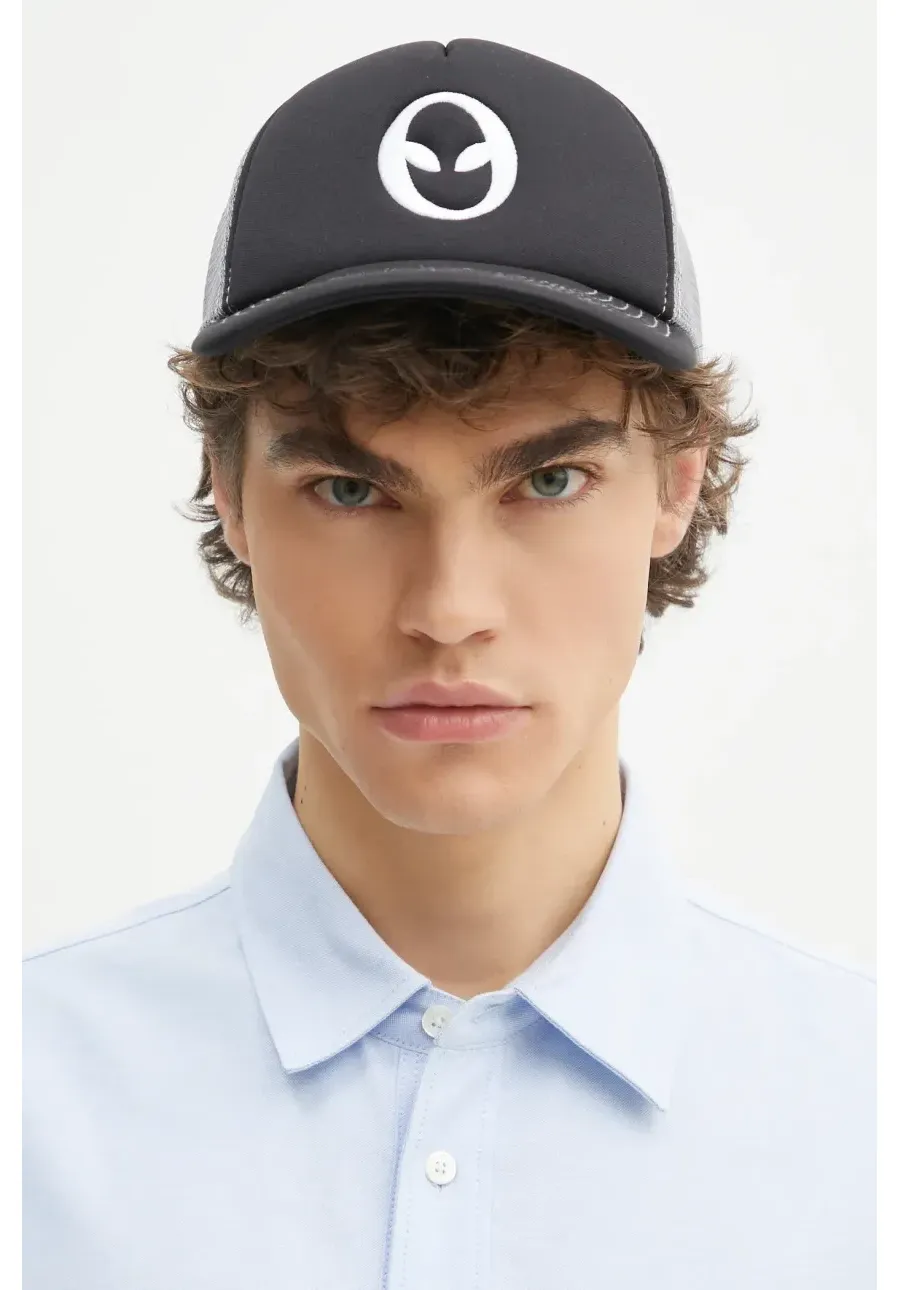 obrazek 1 No Problemo czapka z daszkiem Alien-O Trucker Cap kolor czarny gładka NP9001203