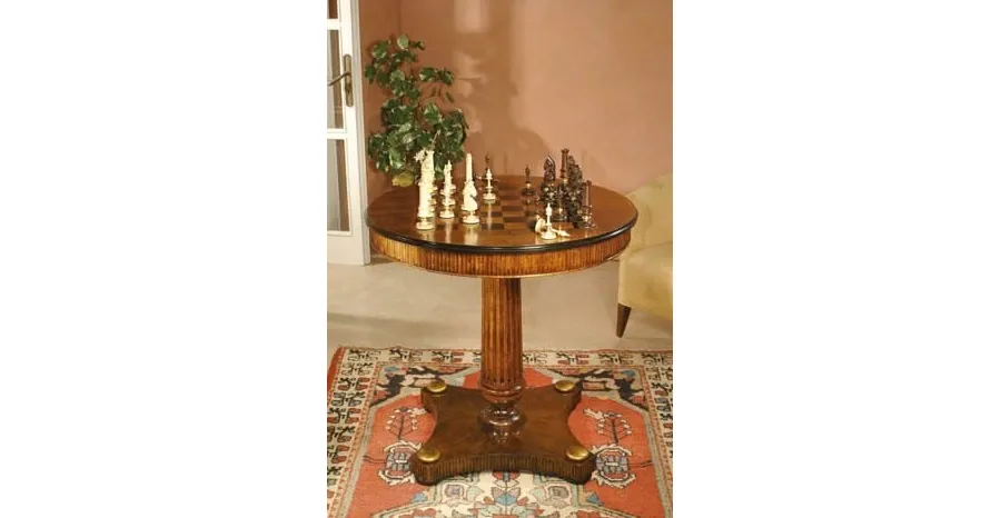 picture 1 Luxurious wooden chess table complete with chess pieces
