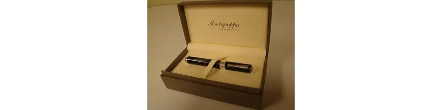 obrazek 5 NeroUno Black Resin Fountain Pen Montegrappa