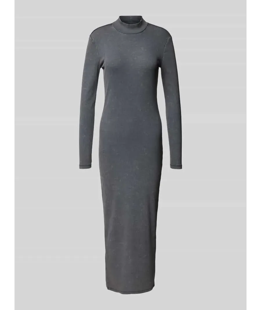 obrazek 1 Długa sukienka z drobnym prążkowaniem model ‘VALERIE’