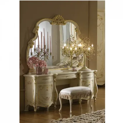 Zdjęcie Wyjątkowe lustro do klasycznej toaletki