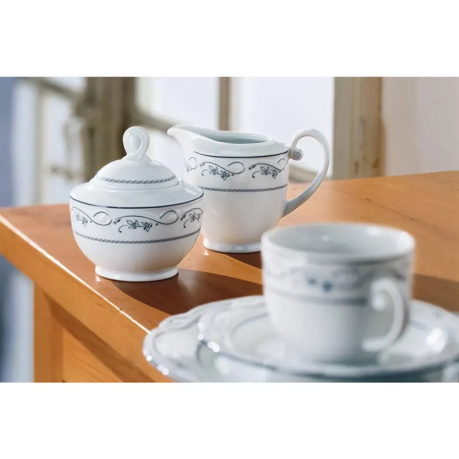 obrazek 2 Mała piękna porcelanowa filiżanka do herbaty zdobiona klasycznym motywem - Seltmann Weiden