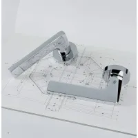 Zdjęcie Klamka mosiężna Gira z okrągłym szyldem