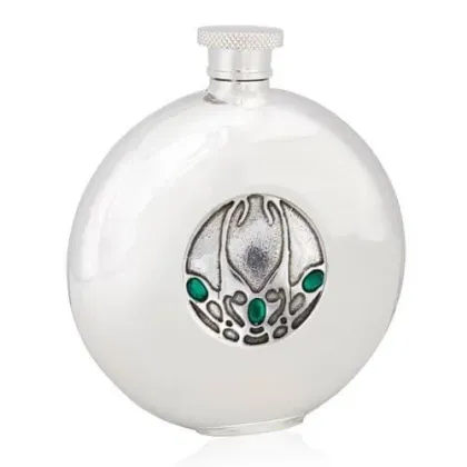 Zdjęcie Oryginalny prezent – stylowa okrągła piersiówka