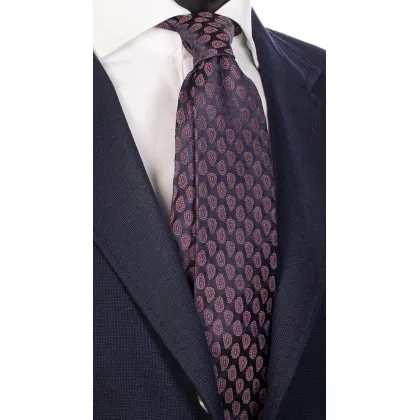 Picture A subtle silk tie with burgundy patterns