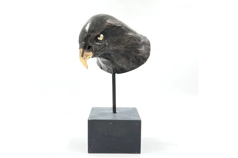 obrazek 1 Stylowa figurka z brązu "Głowa sokoła" - luksusowa ozdoba na prezent