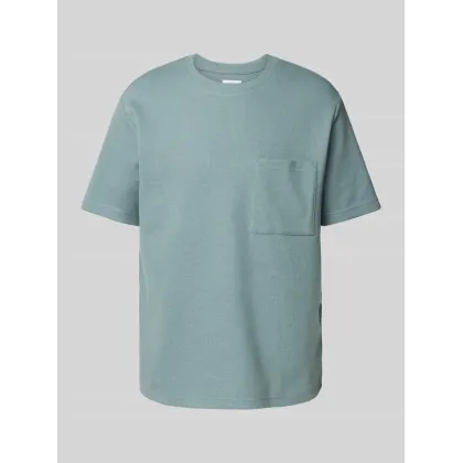 Zdjęcie T-shirt z nakładaną brustaszą