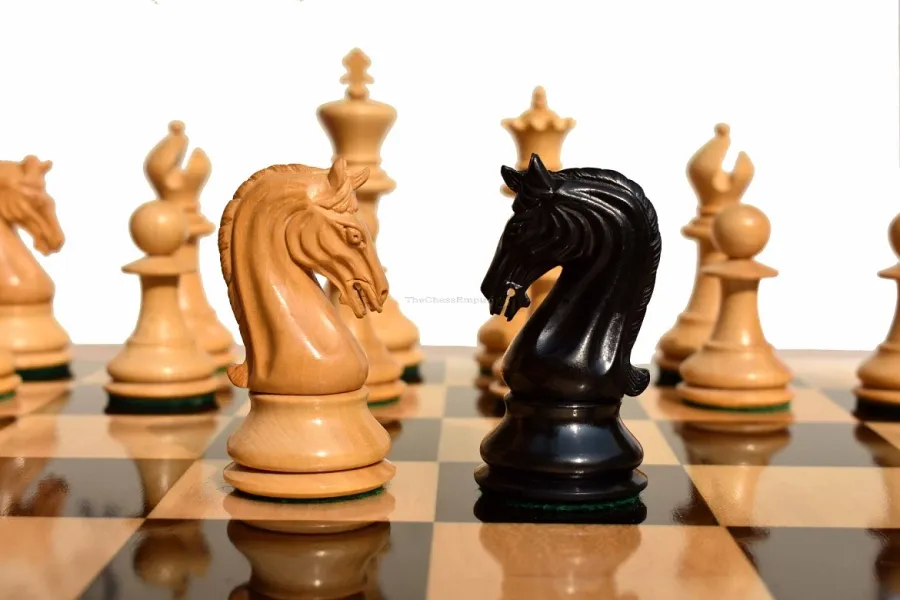 obrazek 12 Wytworny komplet St Joseph do gry w szachy - The Chess Empire