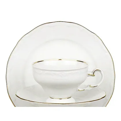 Zdjęcie Porcelanowa filiżanka z elementami złota