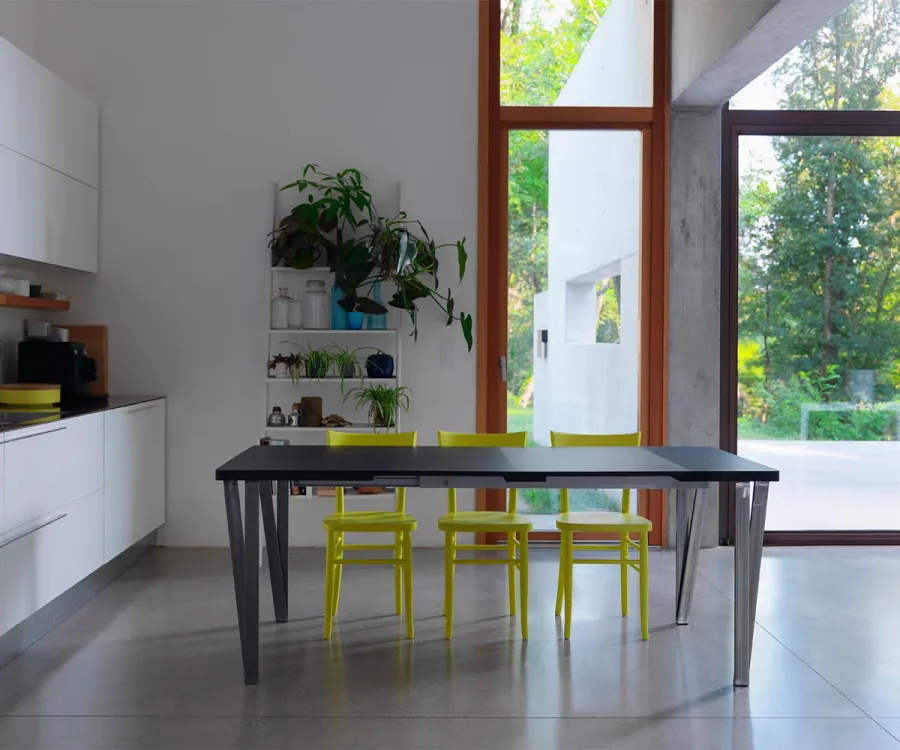 obrazek 1 Minimalistyczny, Stylowy Stół z Włoch do Nowoczesnego Salonu - Casmania