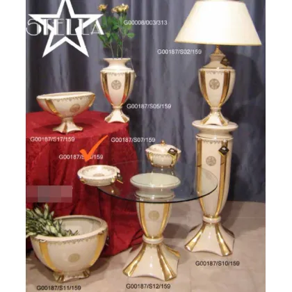Zdjęcie Ceramiczna popielniczka zdobiona złotem