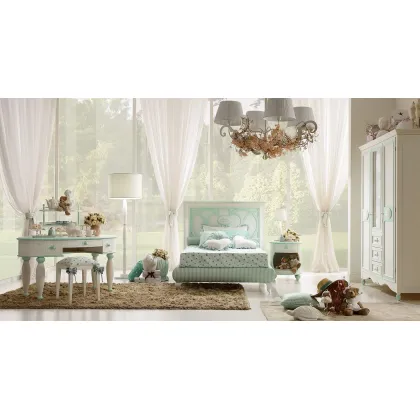 Zdjęcie Stylowa dziewczęca sypialnia w kolorze mleka i mięty - Ferretti e Ferretti