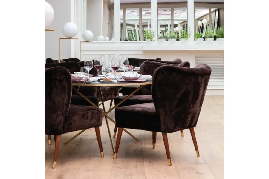 picture 5 Upholstered armchair with brass accents - Ottiu