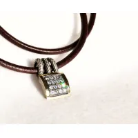 Zdjęcie Srebrno-złota zawieszka zdobiona cyrkoniami - Astorga