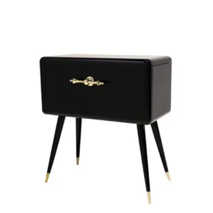 Zdjęcie Stylowa szafka w czarnym kolorze - Ana Roque