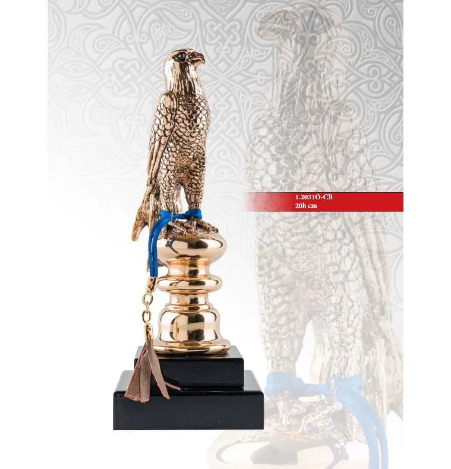 obrazek 1 Prestiżowa statuetka sokoła na kolumnie do salonu - ArtBe