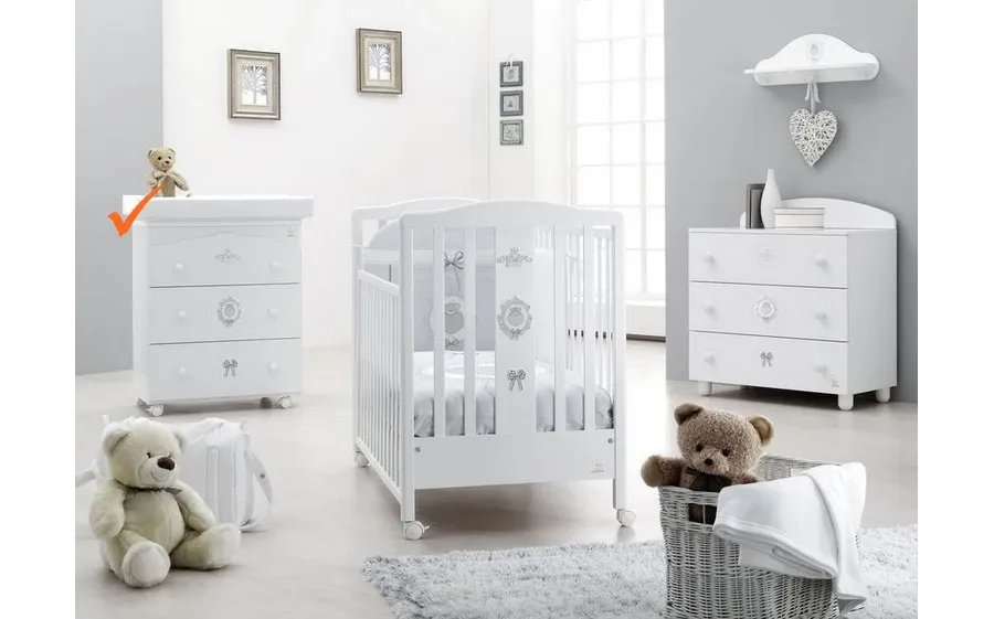 obrazek 1 Urokliwa biała komoda z miejscem na przewijak - Italbaby