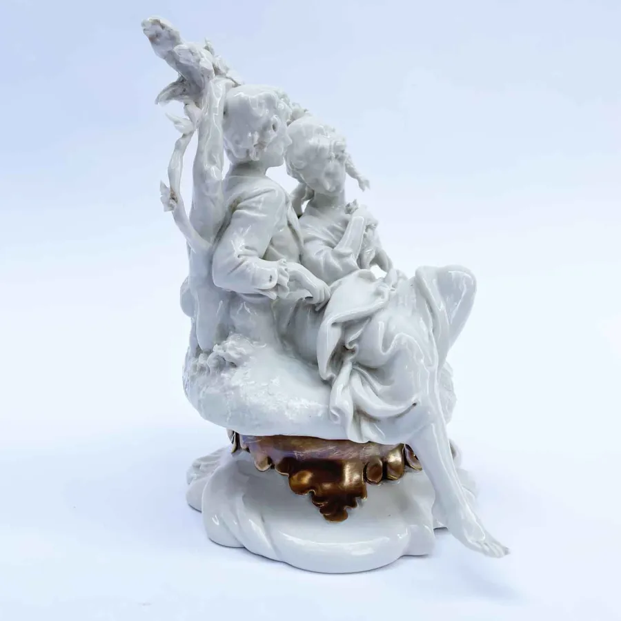 obrazek 2 Porcelanowa figura zakochanej pary z XX wieku