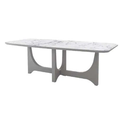 Zdjęcie Wyszukany stół jadalniany z kamiennym blatem - Ana Roque