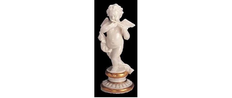 obrazek 1 Aniołek grający na flecie - porcelanowa figurka do gabinetu