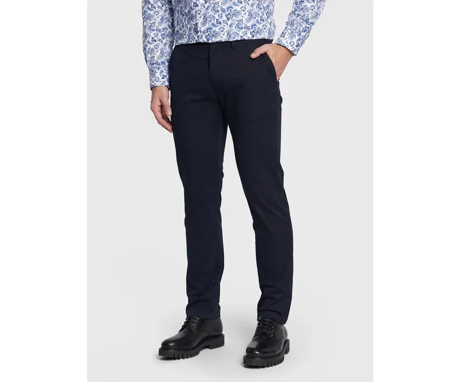 obrazek 1 Tommy Hilfiger Chinosy Core Denton MW0MW28884 Granatowy Straight Fit