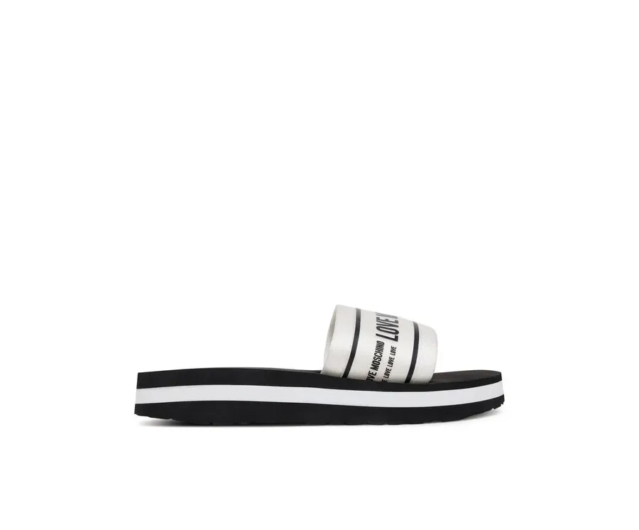 obrazek 1 LOVE MOSCHINO Klapki JA28334G0MIX6100 Biały
