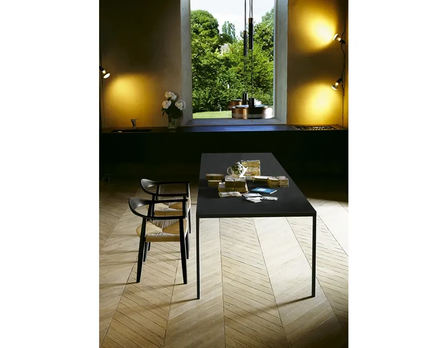 obrazek 8 Minimalistyczny stół Pure - stal z poliestrem - Colico
