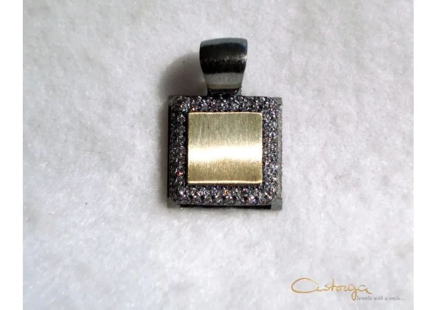 picture 1 Beautiful, modern pendant made of gold and silver