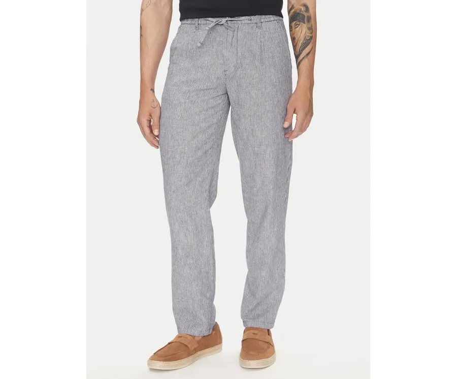 obrazek 1 Lindbergh Spodnie materiałowe 30-003030 Niebieski Relaxed Fit