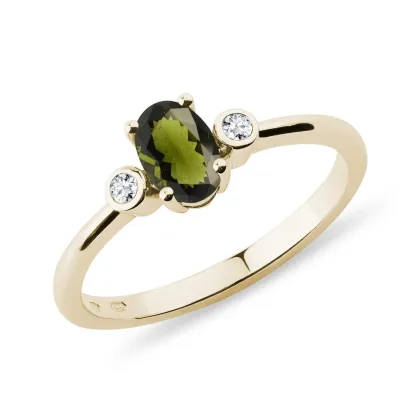 Zdjęcie Pierścionek z żółtego złota z wełtawitem i diamentami KLENOTA