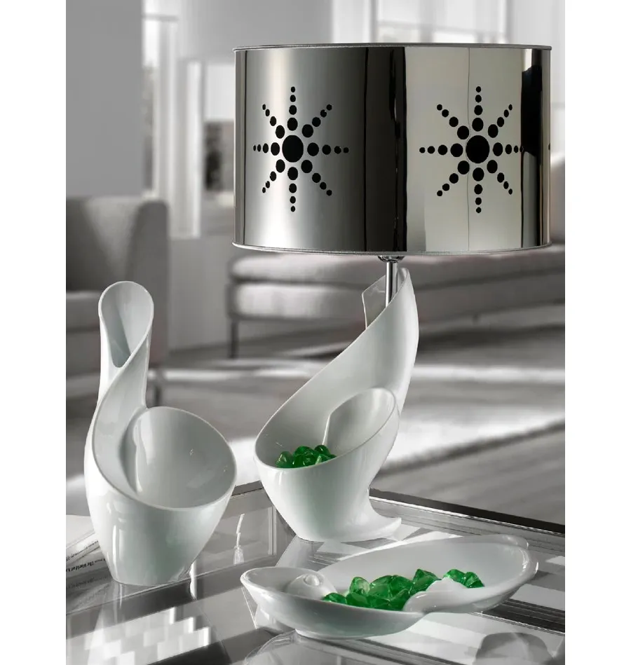 obrazek 1 Designerska porcelanowa lampa z abażurem o perforacjach w kształcie słońca