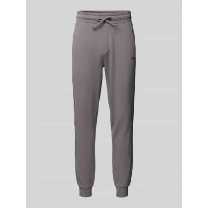 Zdjęcie Spodnie dresowe o kroju tapered fit z wyhaftowanym logo