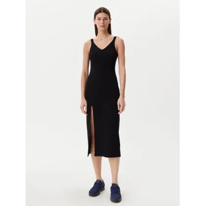 Zdjęcie Lacoste Sukienka dzianinowa EF9270 Czarny Slim Fit