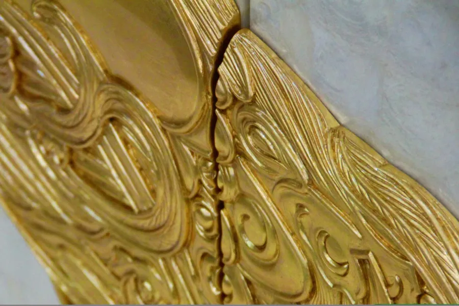 picture 8 Unique golden chest of drawers