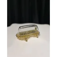 Zdjęcie Piękny pojemnik na masło z pokrywą