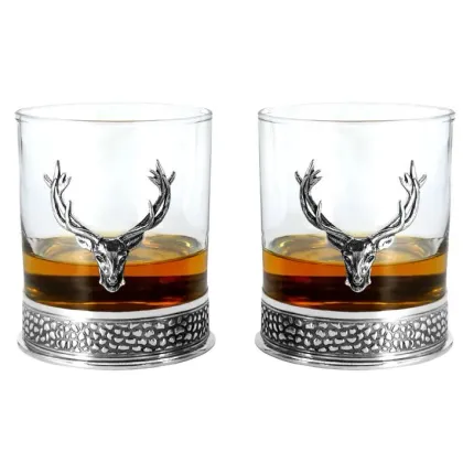 Zdjęcie Piękny zestaw dwóch szklanek z głowami jelenia do whisky