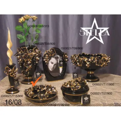 Picture Ceramic ashtray in black with crystals