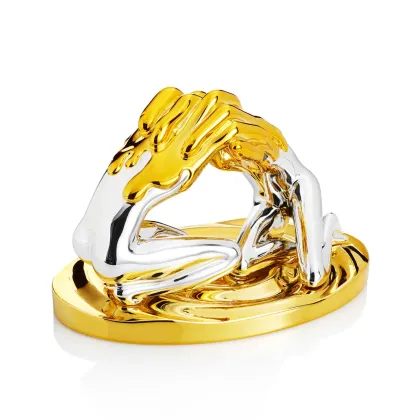 Zdjęcie Wyjątkowa rzeźba przedstawiająca uścisk