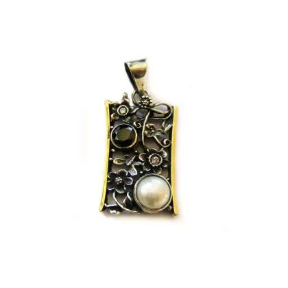 Picture Intricately made flower pendant