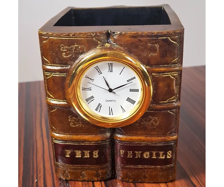 picture 1 Clock + pen stand!