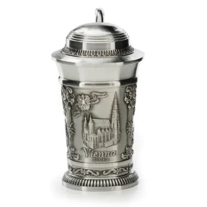 Zdjęcie Zdobiony mini kufel do alkoholu